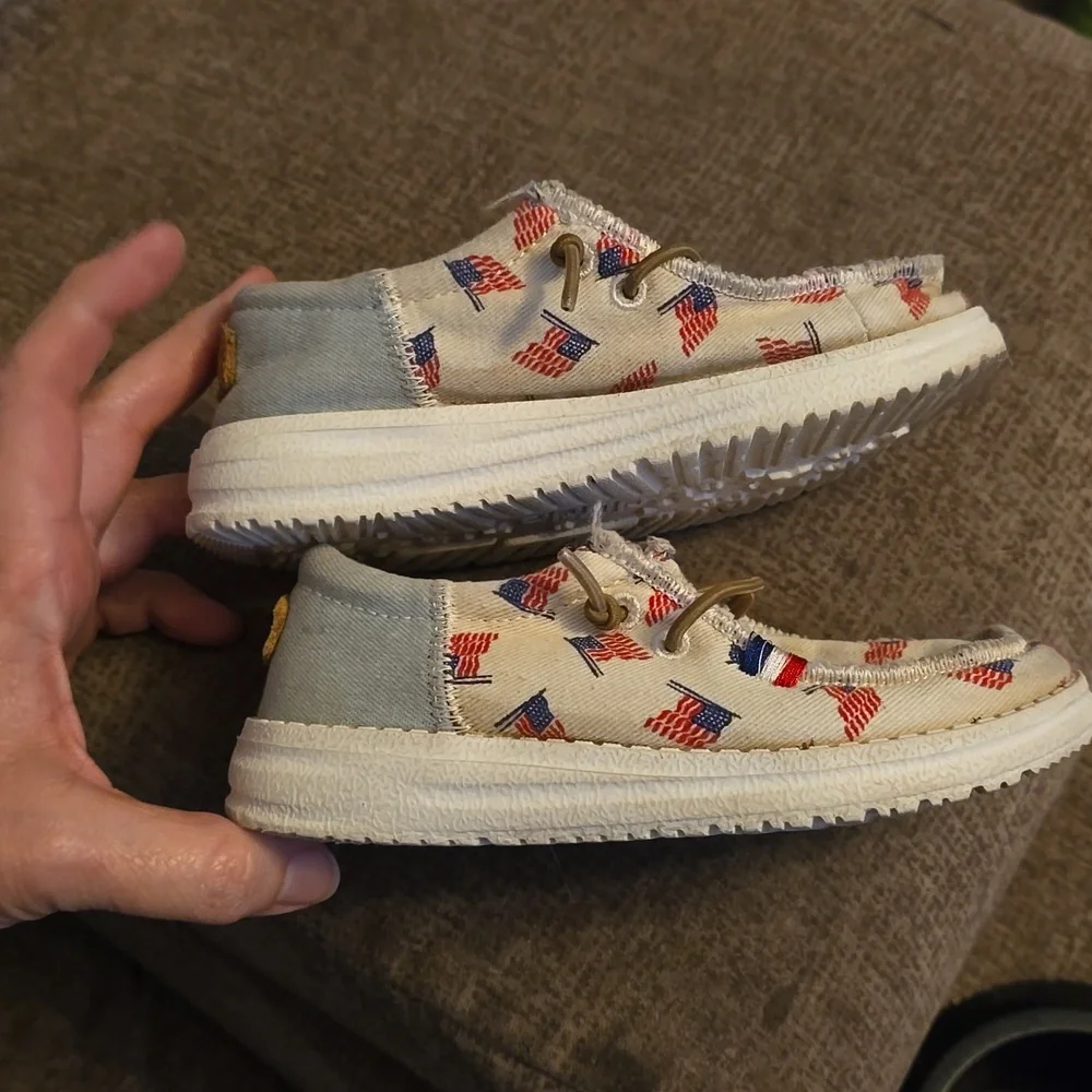 Hey Dude Kids' Moccasins - White with Red‎ and Blue Flags Size 9